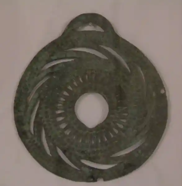 Sun with thin rays and swirls